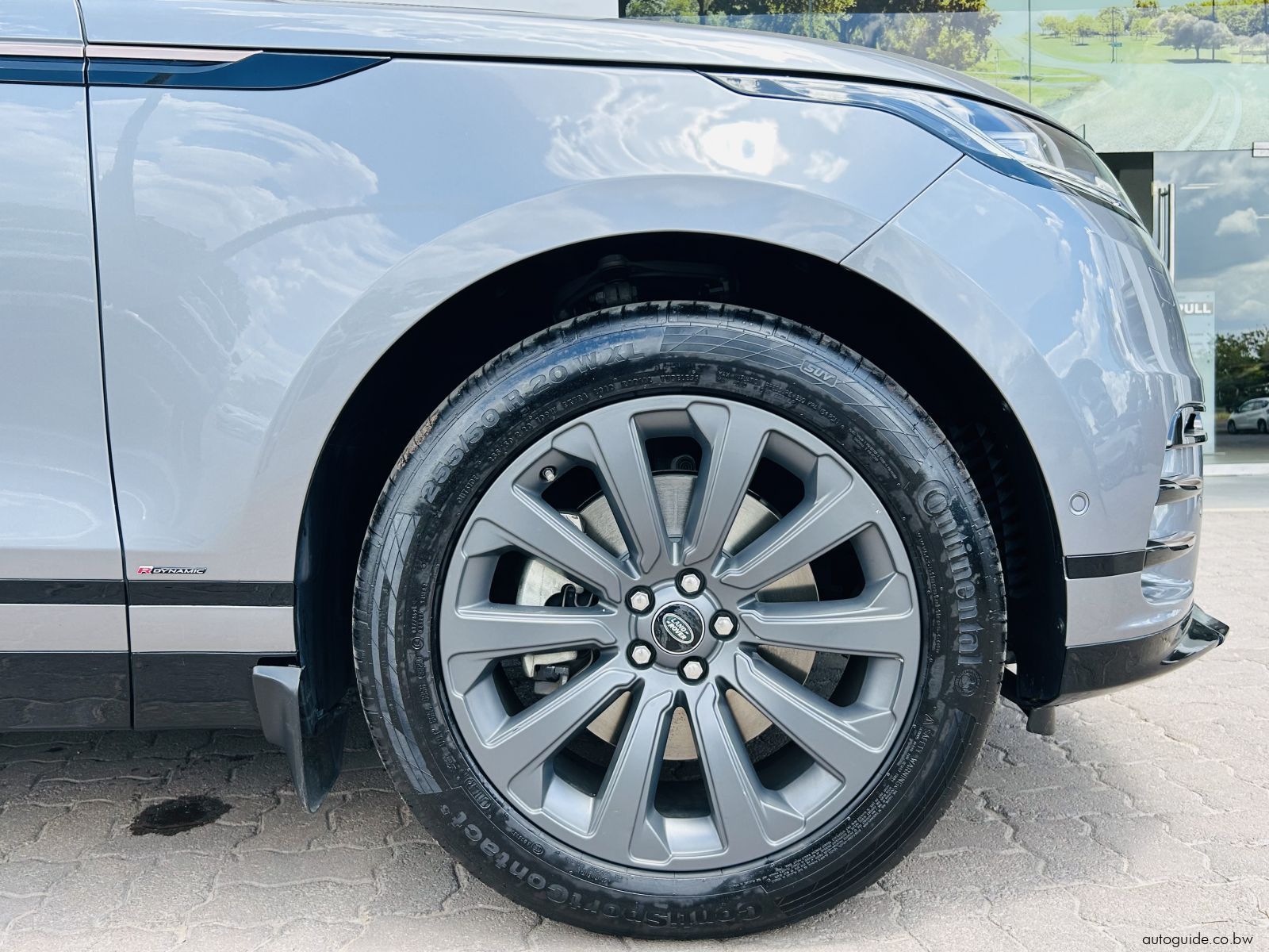 2021 Land Rover Range Rover Velar SE photo