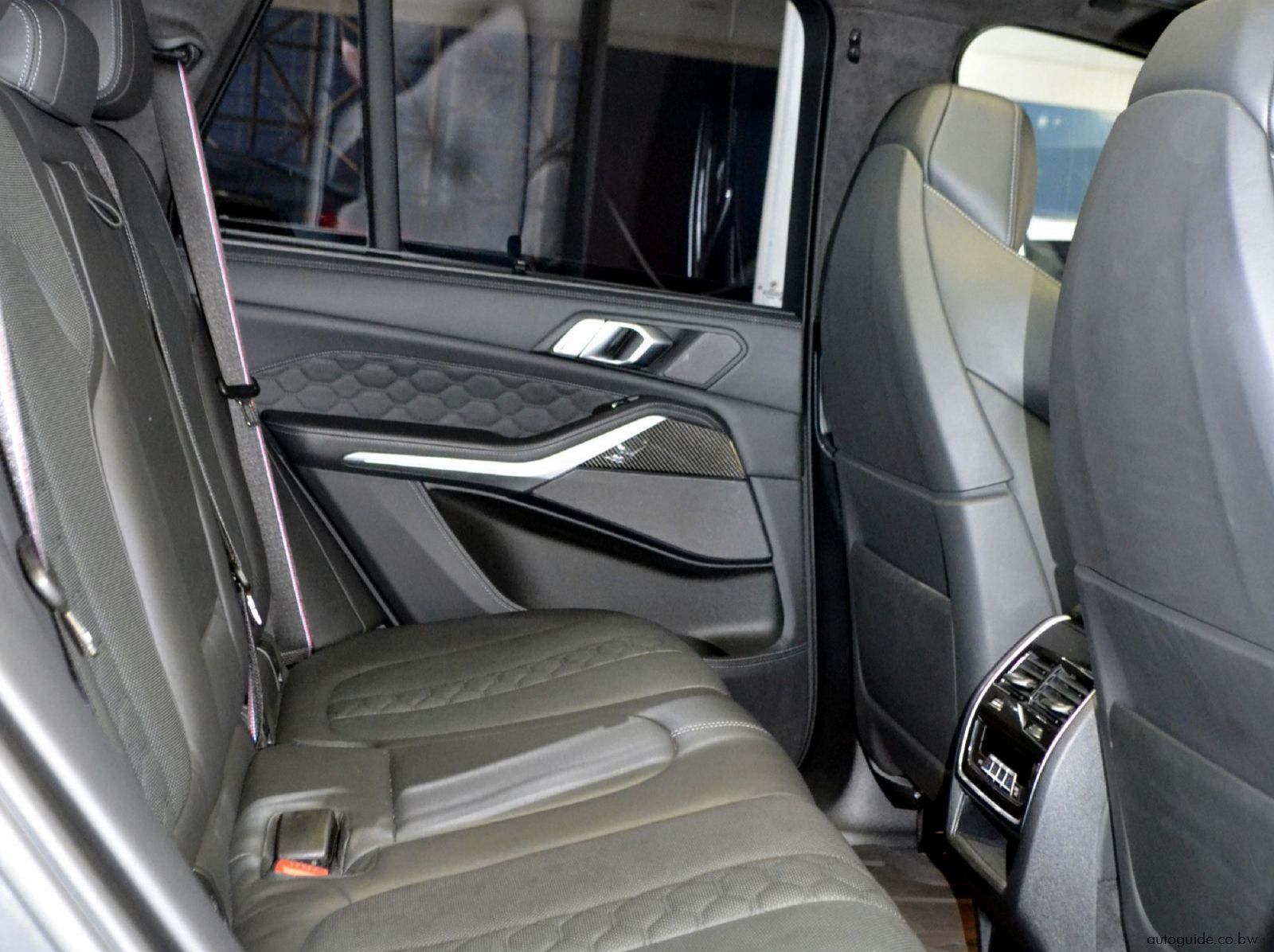 2022 BMW X5 M Competition pictures