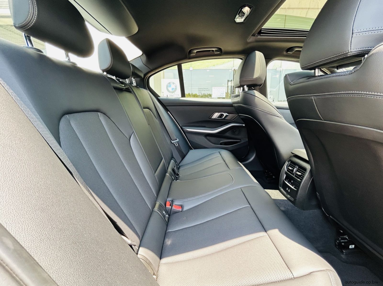 2025 BMW 320i LCI pictures