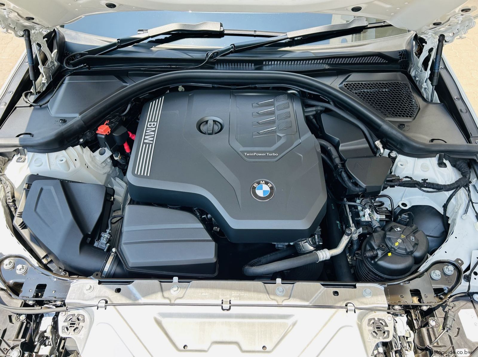 2025 BMW 320i LCI pictures
