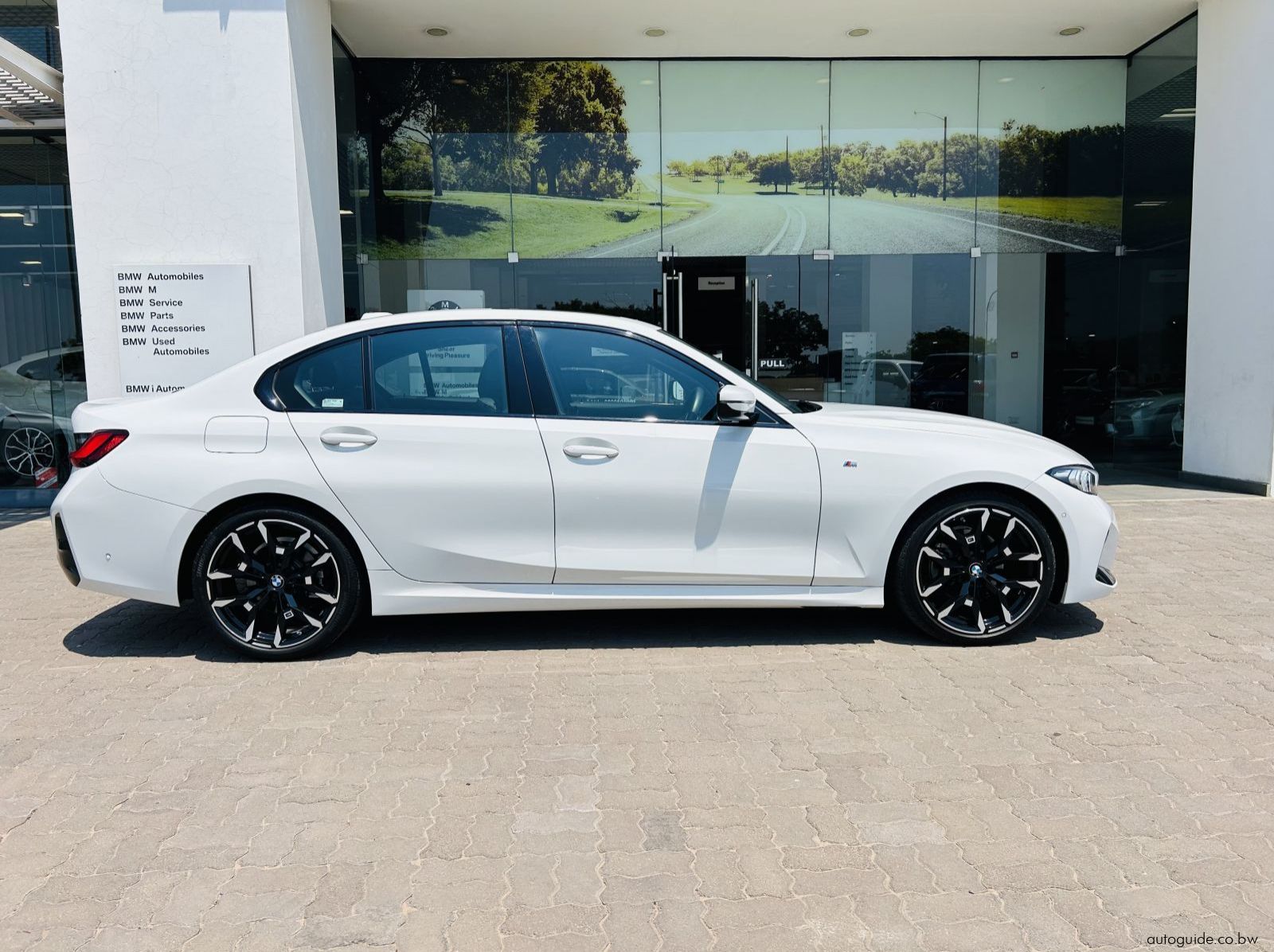 2025 BMW 320i LCI pictures