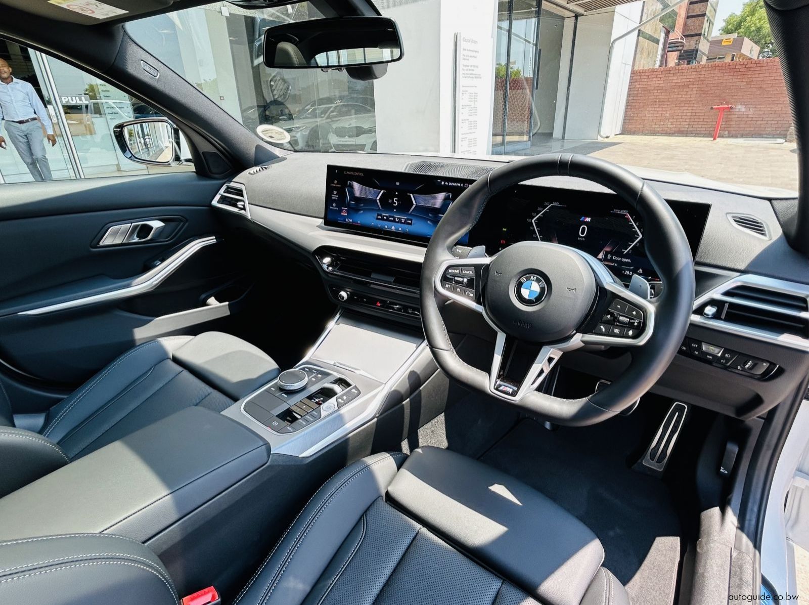 2025 BMW 320i LCI pictures