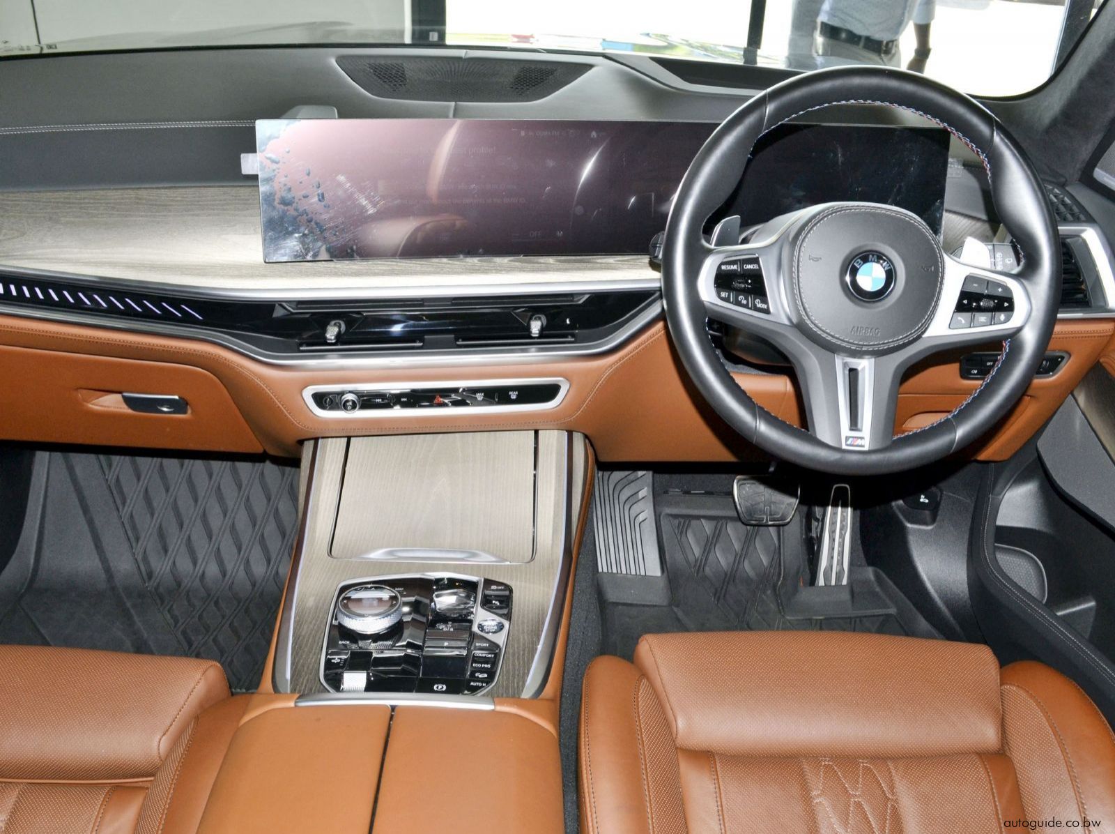 2023 BMW X7 M60i pictures