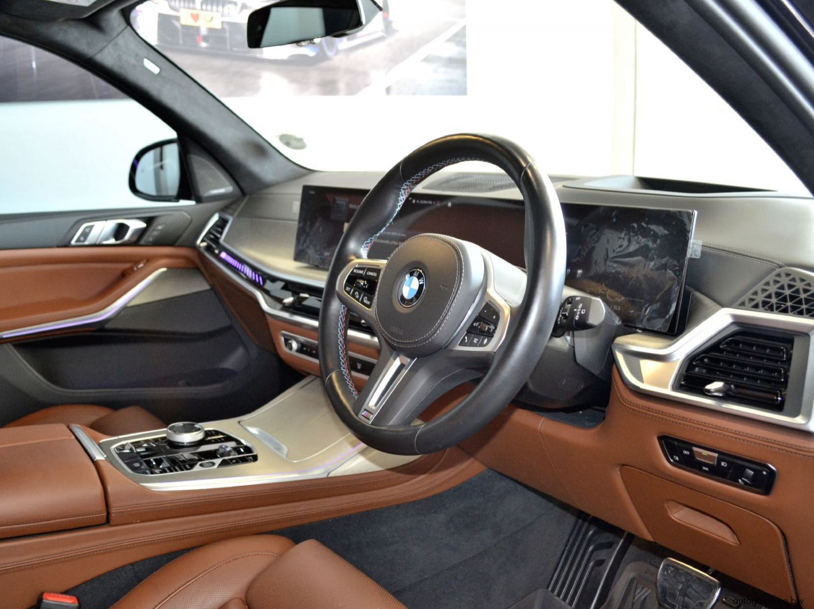 2023 BMW X7 M60i pictures