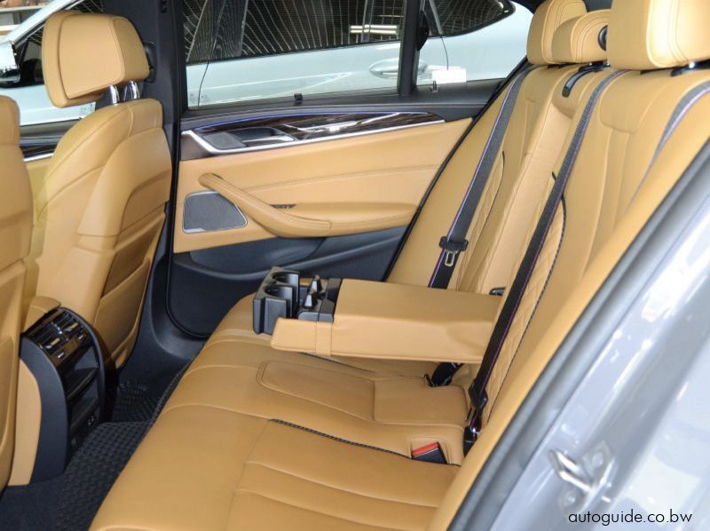 2021 BMW 520d pictures