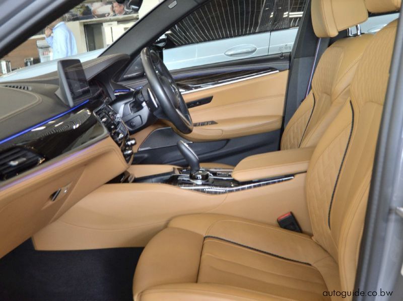 2021 BMW 520d pictures