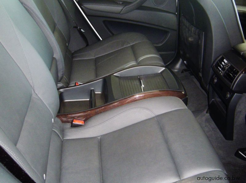 2011 BMW X6 pictures