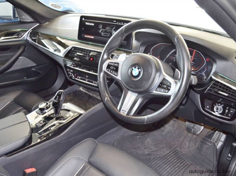 2021 BMW 520d pictures