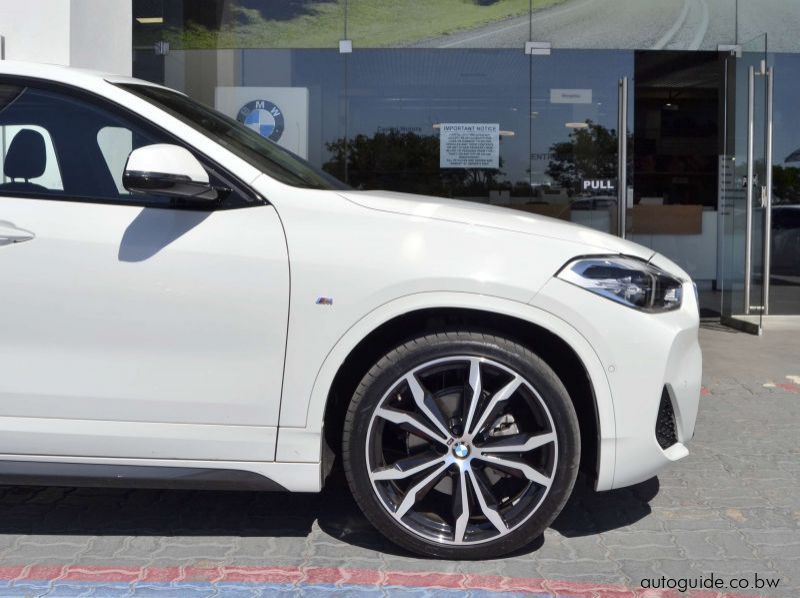 2022 BMW X2 SDrive 18i pictures