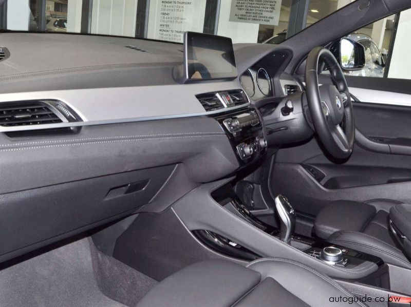 2022 BMW X2 SDrive 18i pictures