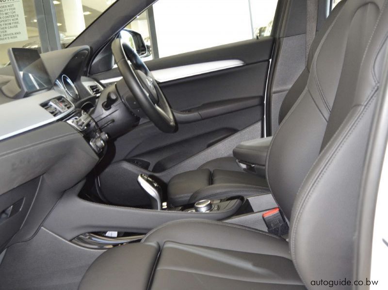 2022 BMW X2 SDrive 18i pictures