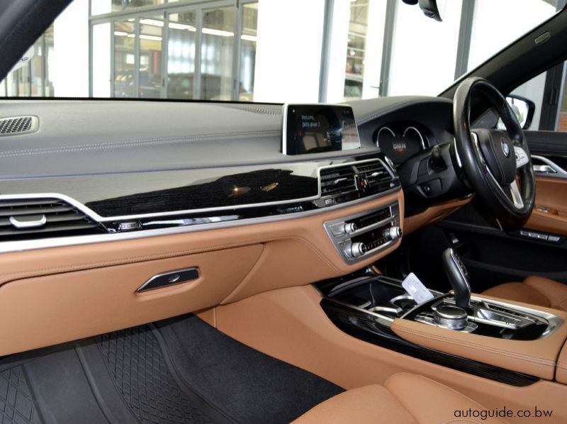 2018 BMW 750i pictures