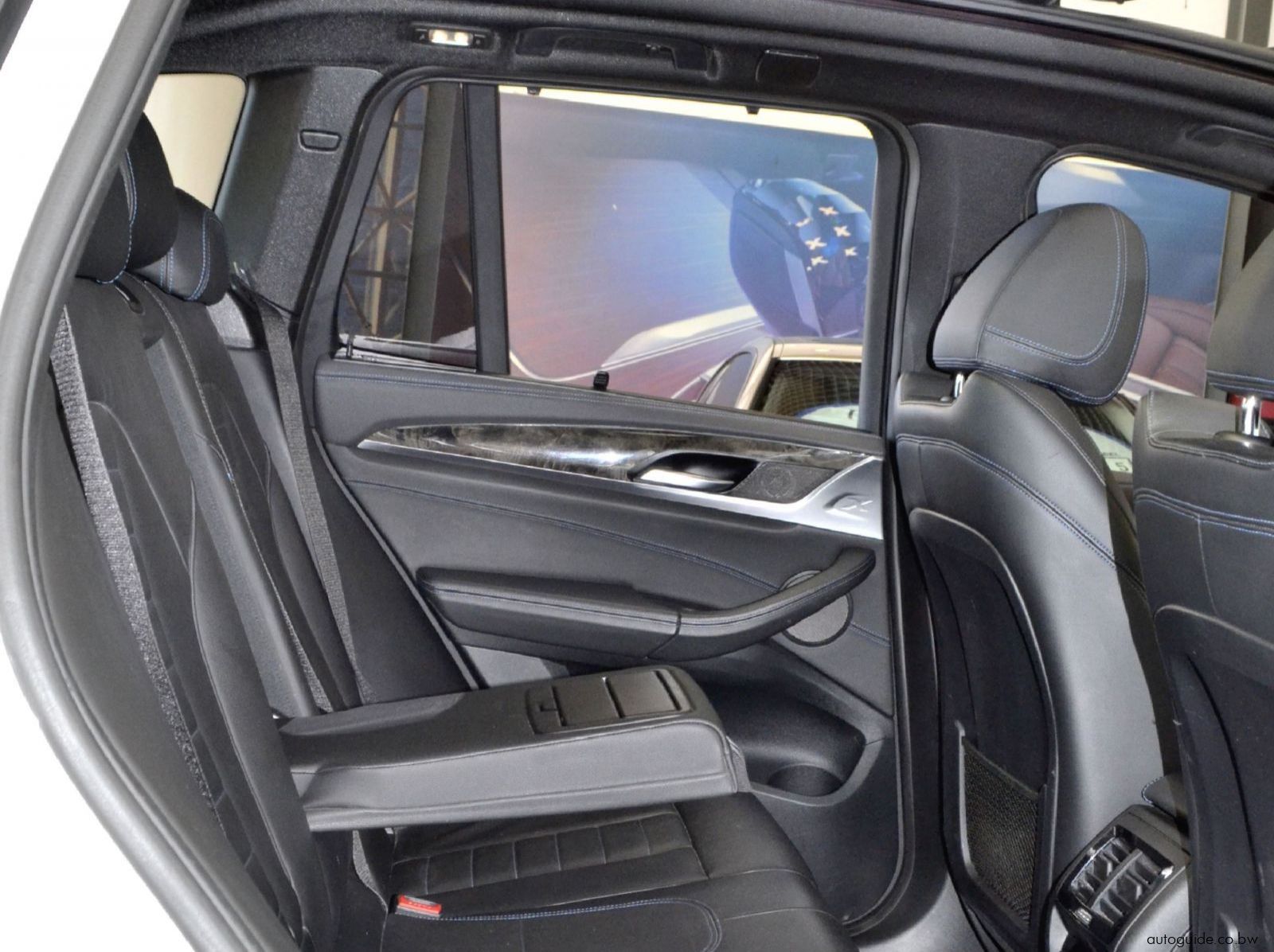 2019 BMW X3 M40d pictures