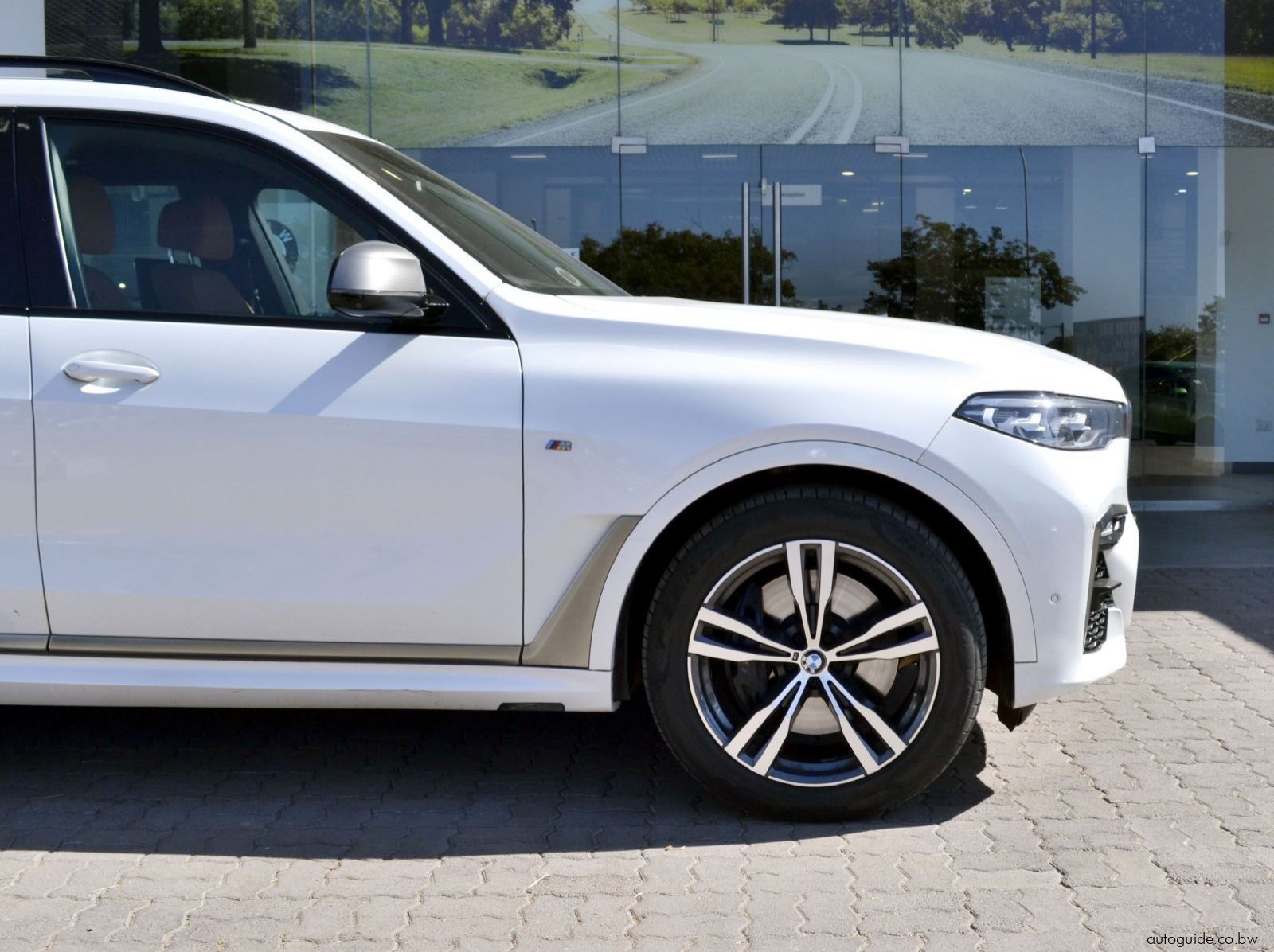 2019 BMW X7 M50 d pictures