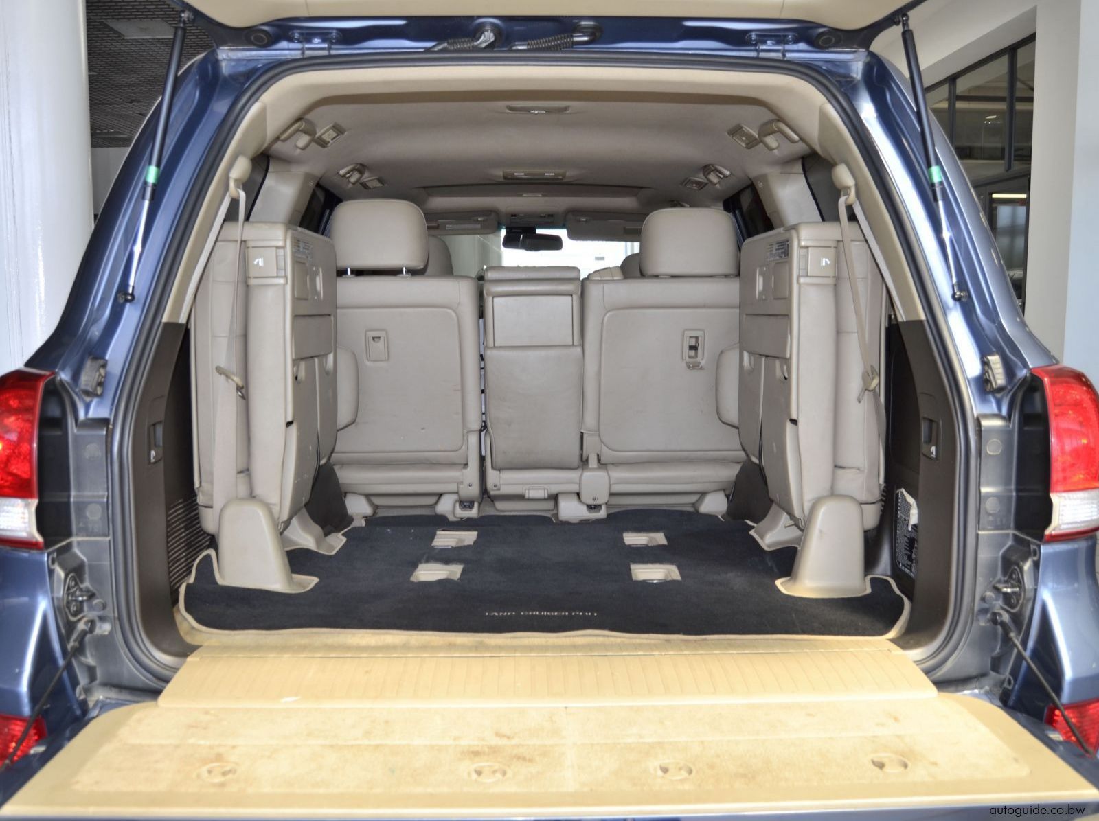 2009 Toyota Land Cruiser VX V8 pictures