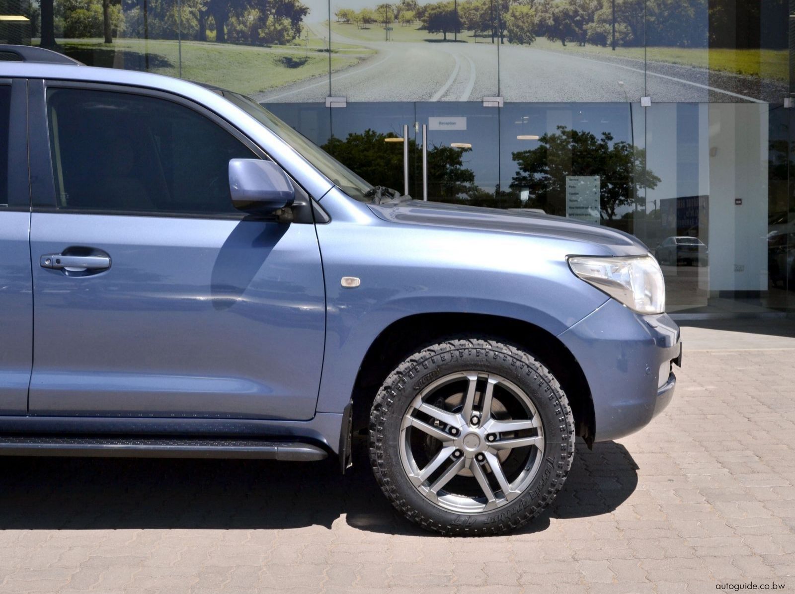 2009 Toyota Land Cruiser VX V8 pictures