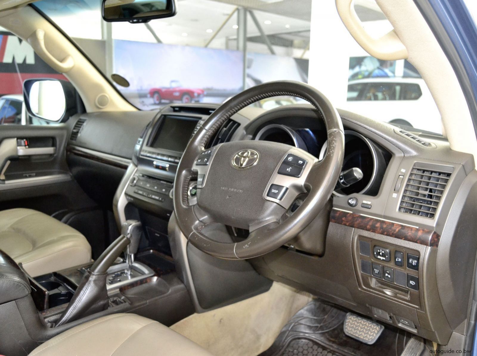 2009 Toyota Land Cruiser VX V8 pictures