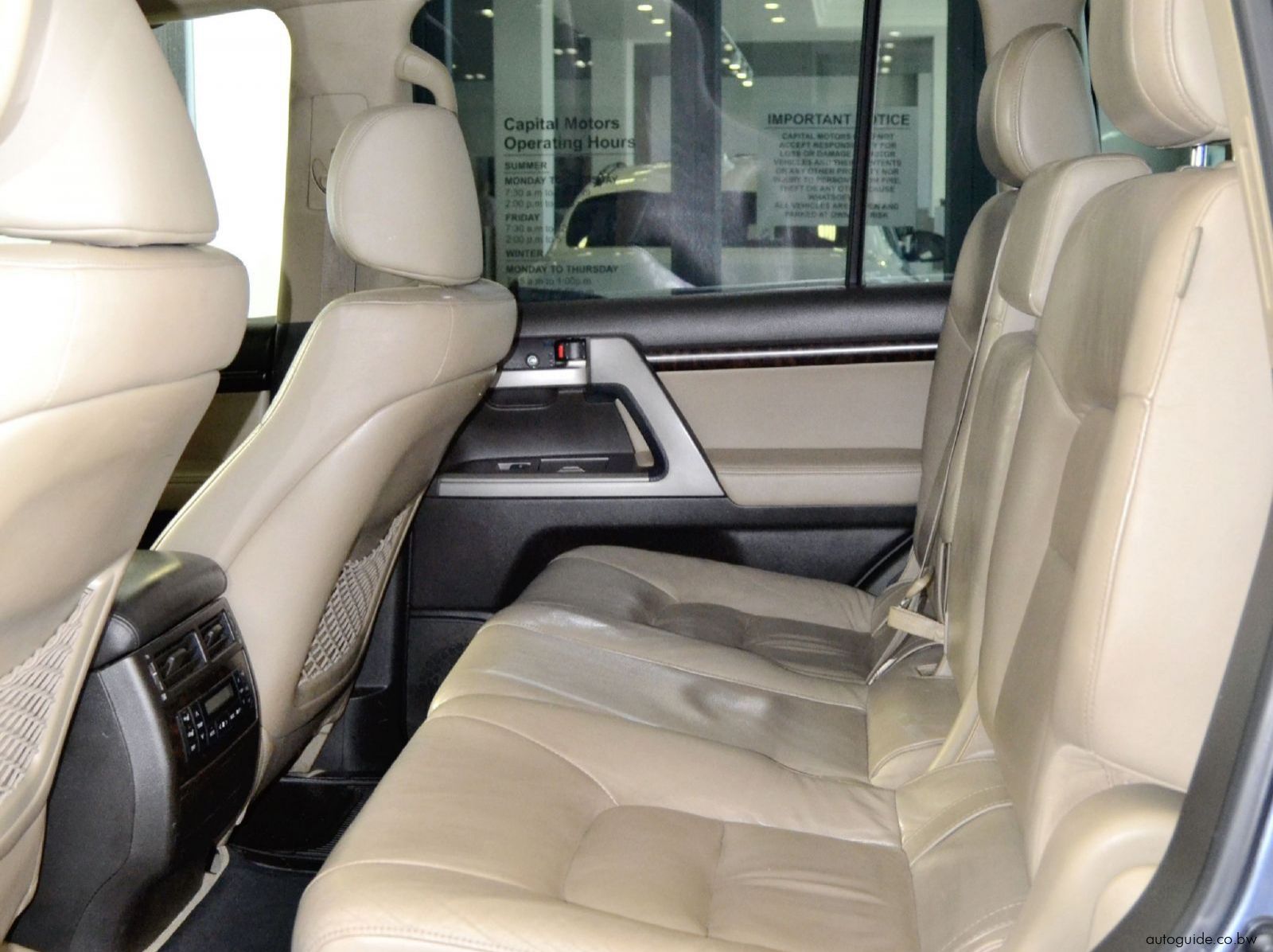 2009 Toyota Land Cruiser VX V8 pictures