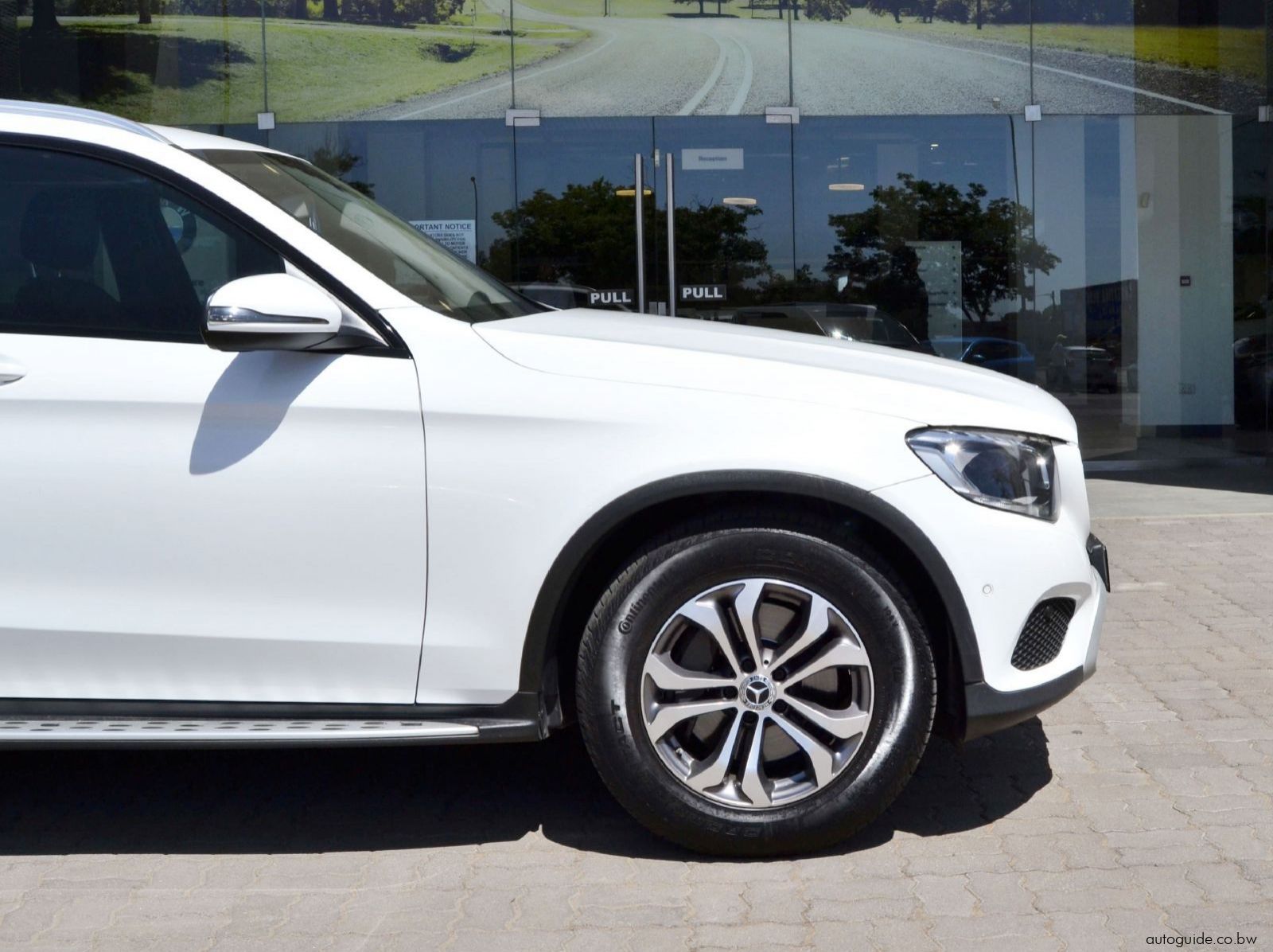 2017 Mercedes-Benz GLC 250 4Matic pictures