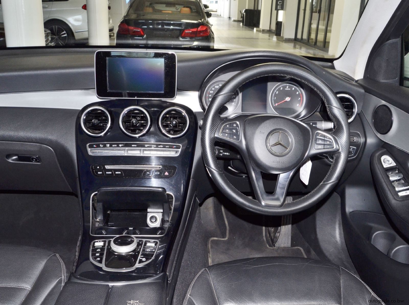2017 Mercedes-Benz GLC 250 4Matic pictures