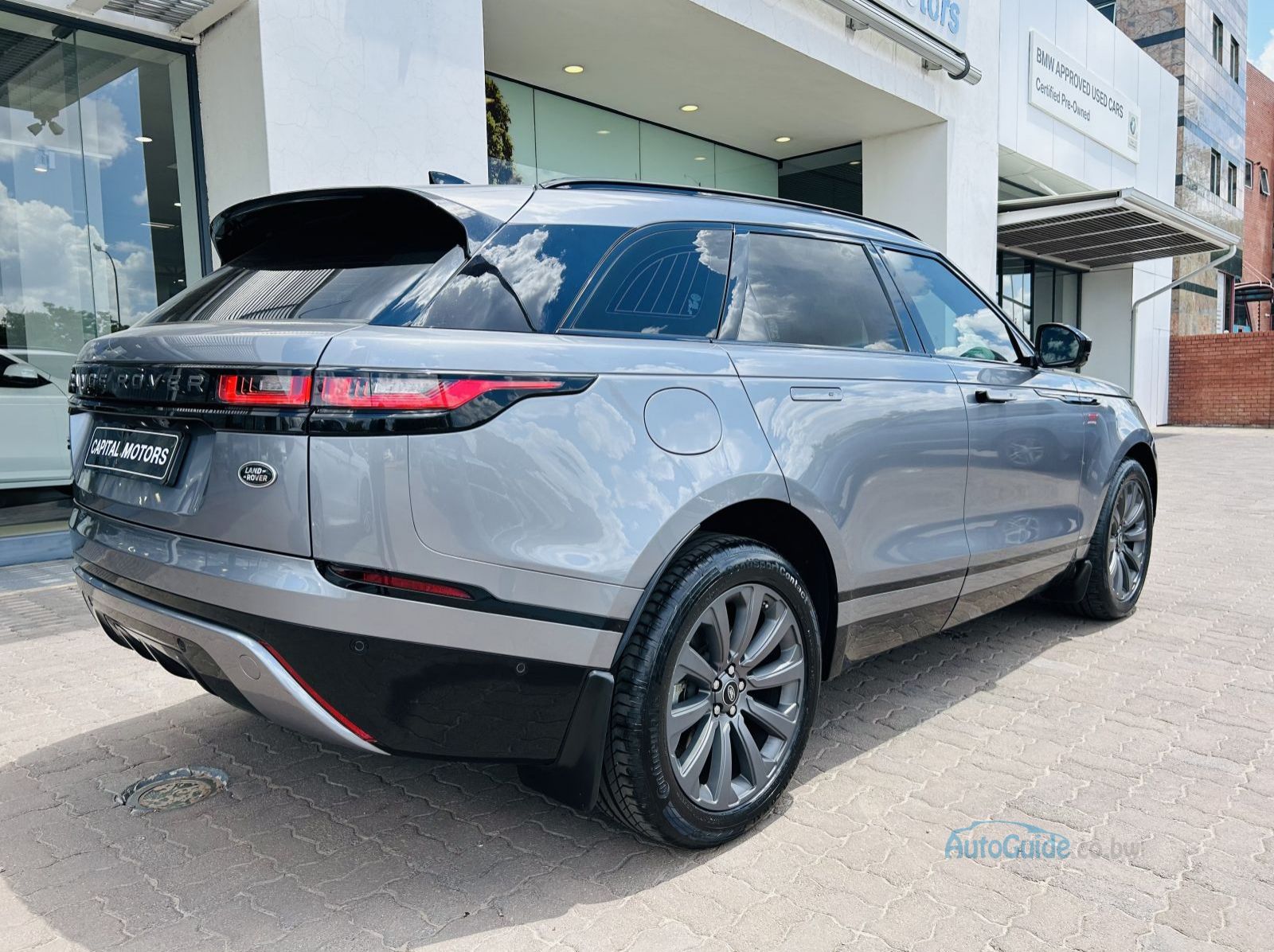 2021 Land Rover Range Rover Velar SE pictures
