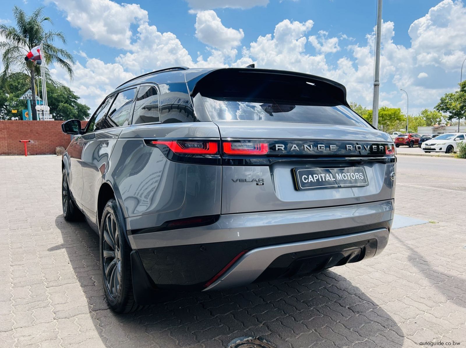 2021 Land Rover Range Rover Velar SE pictures