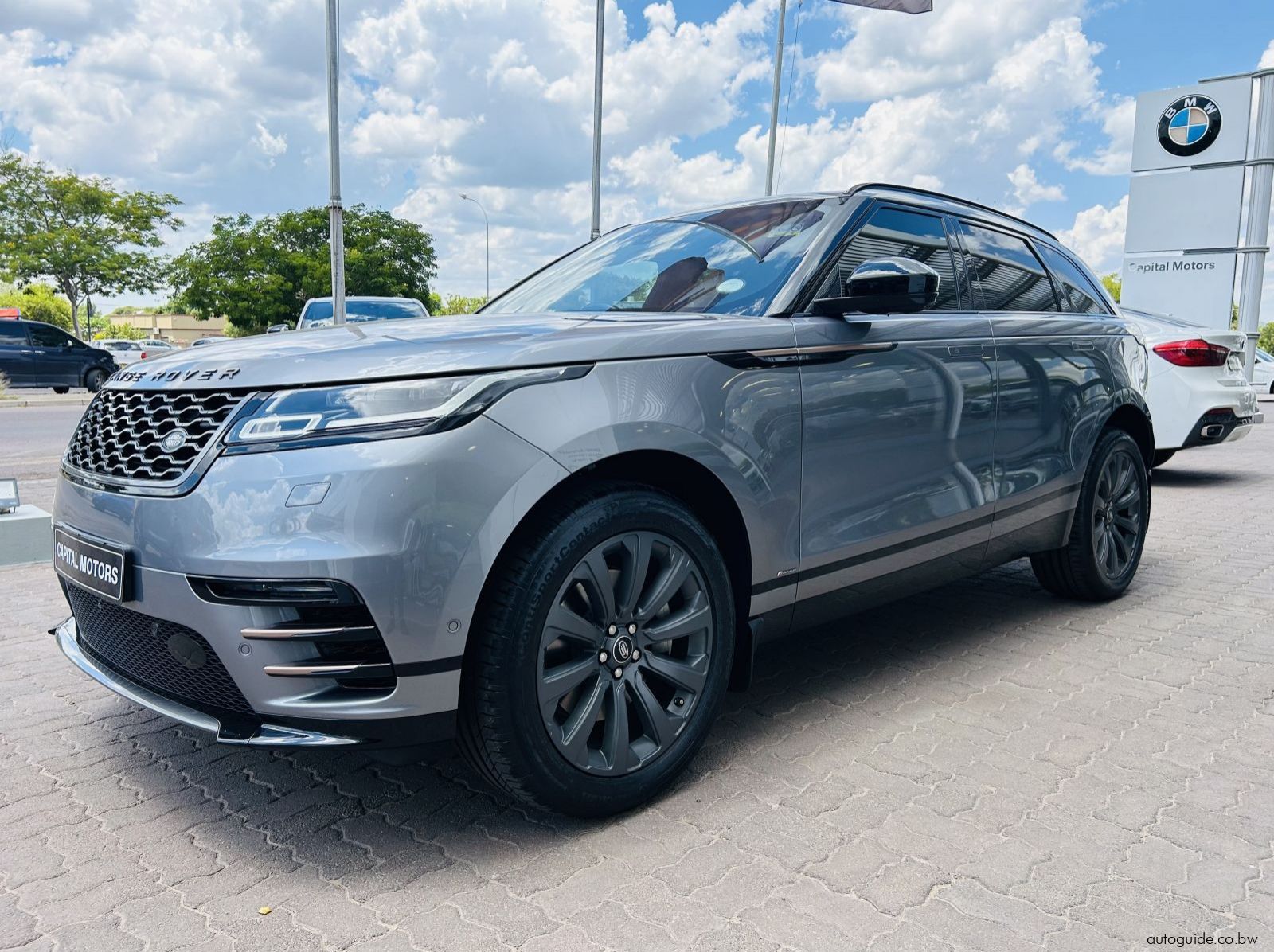 2021 Land Rover Range Rover Velar SE pictures