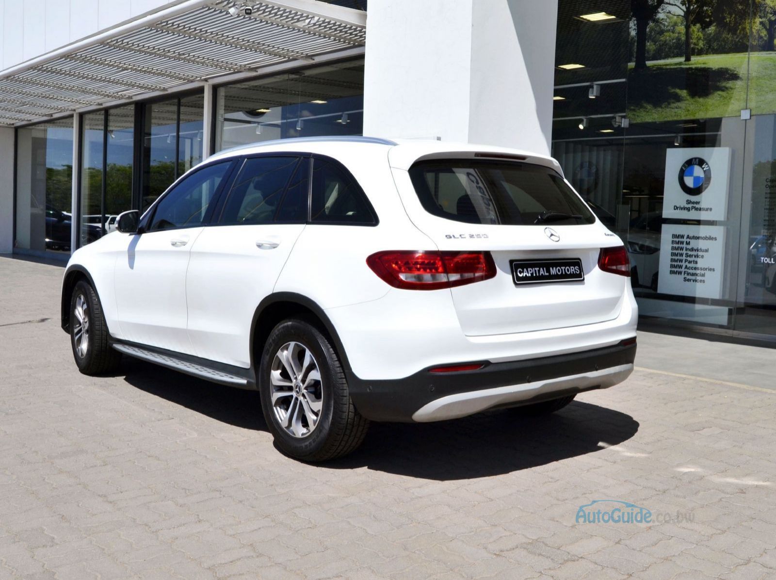 2017 Mercedes-Benz GLC 250 4Matic pictures