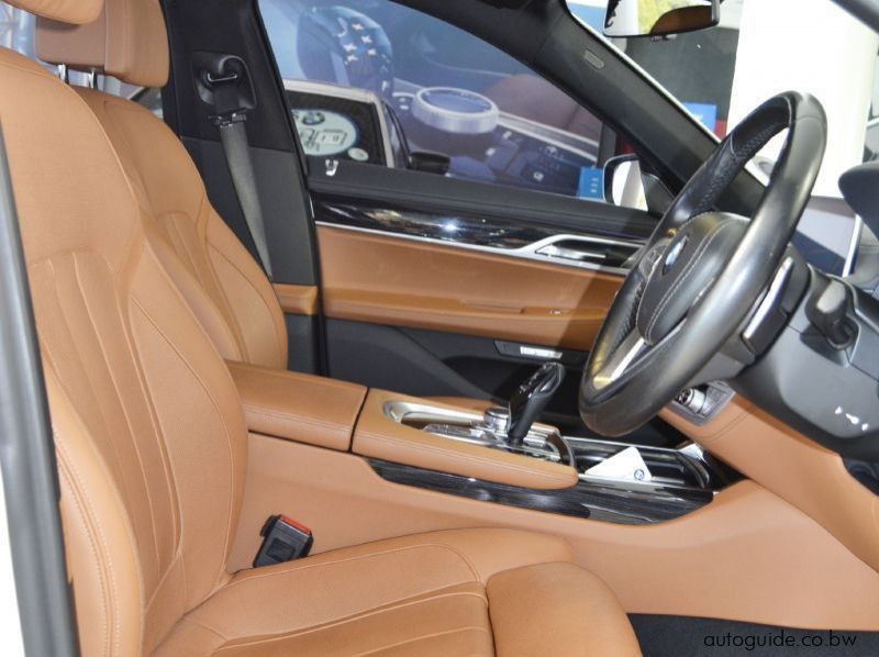 2018 BMW 750i pictures