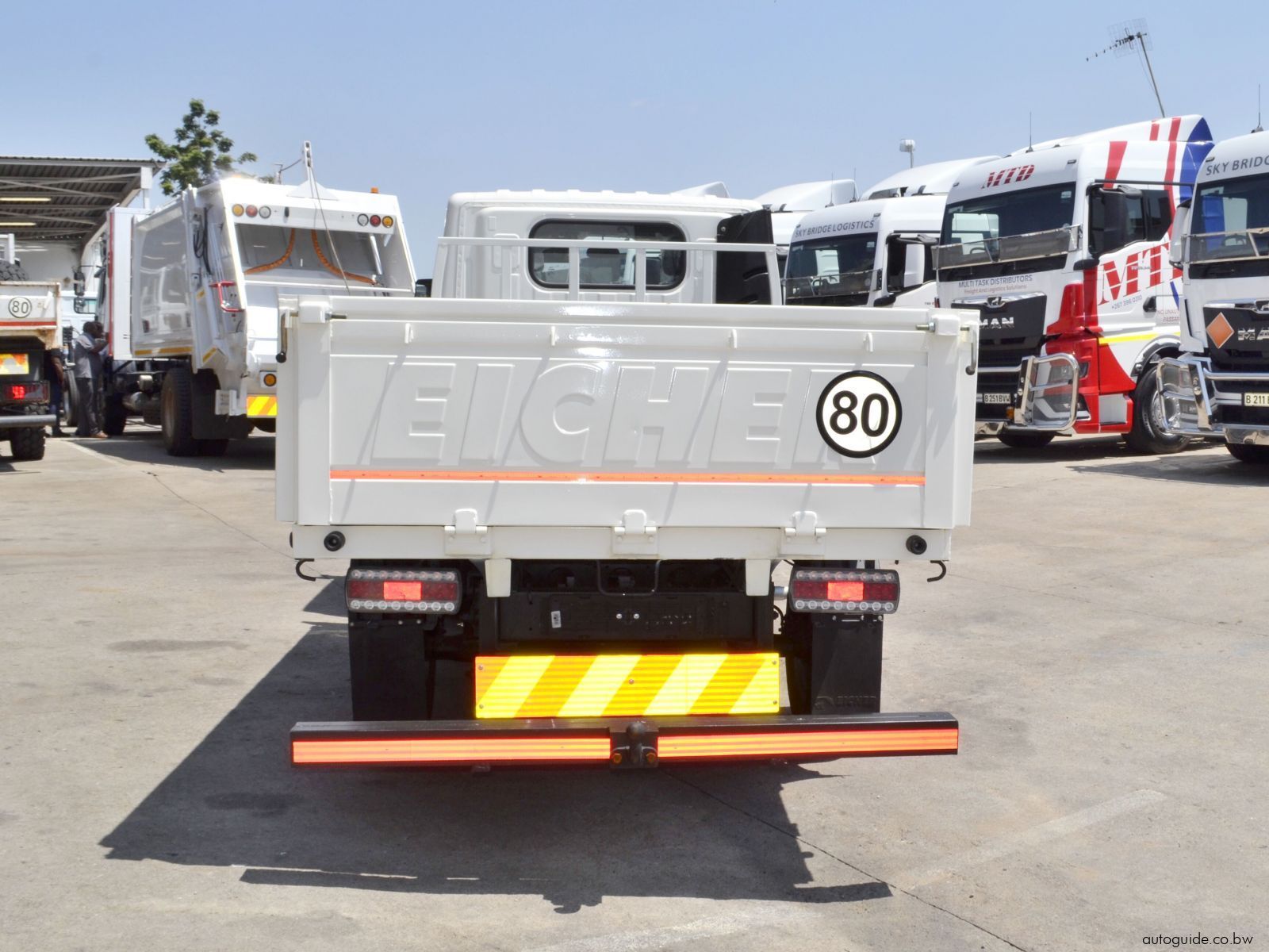 2025 Eicher Pro 2049 Drop Side photo