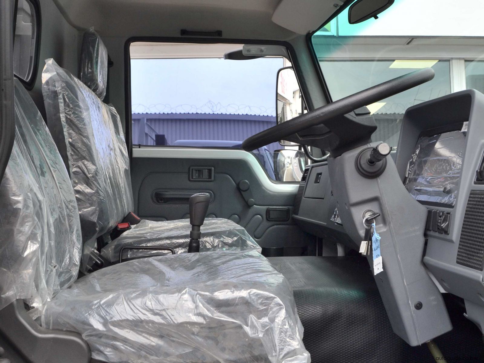 2025 Tata LPT 813 VAN BODY photo