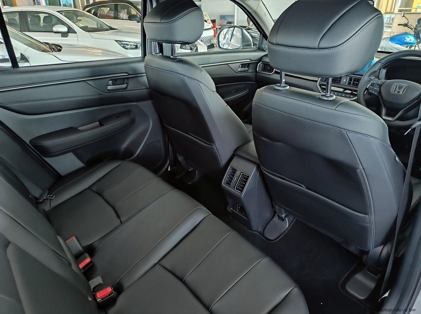 2025 Honda Elevate 1.5L A/T pictures