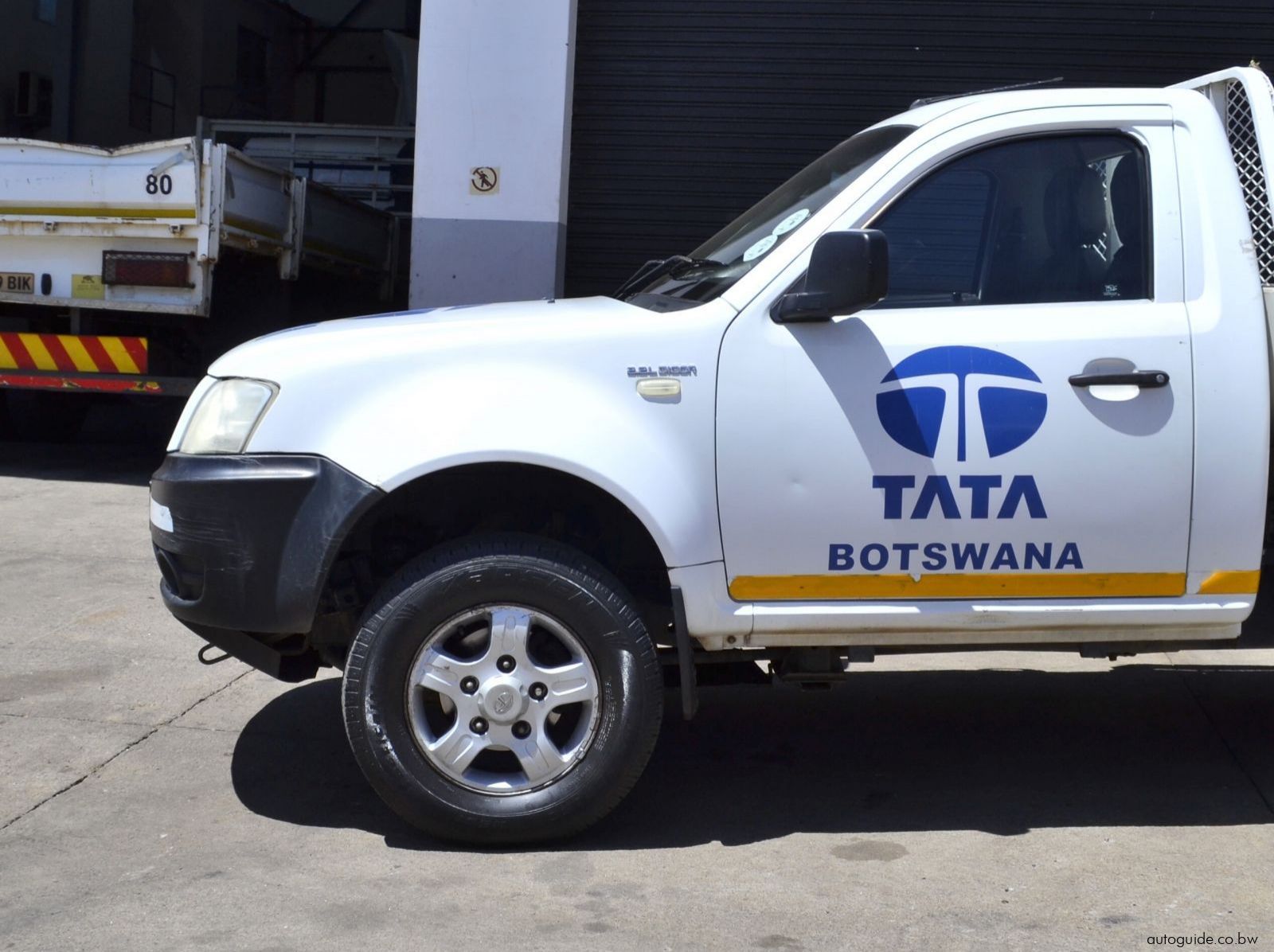 2012 Tata Xenon Dropside pictures