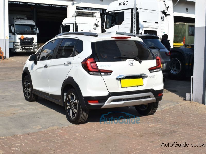 2022 Honda WR-V pictures