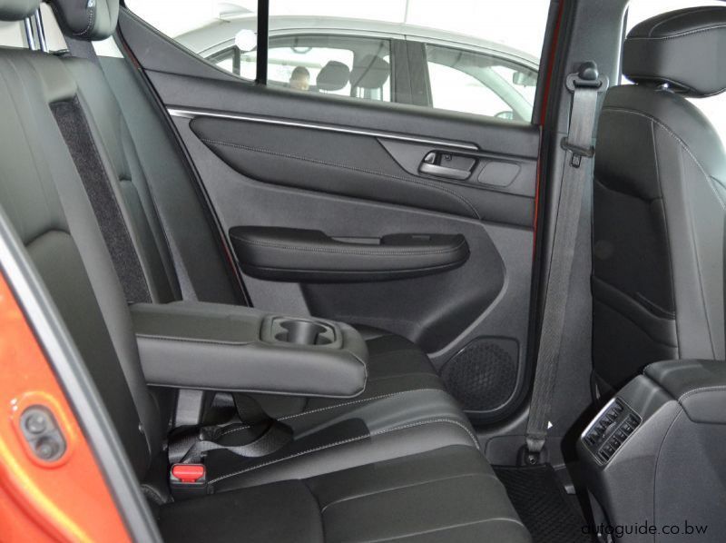 2025 Honda Elevate Elegance CVT pictures