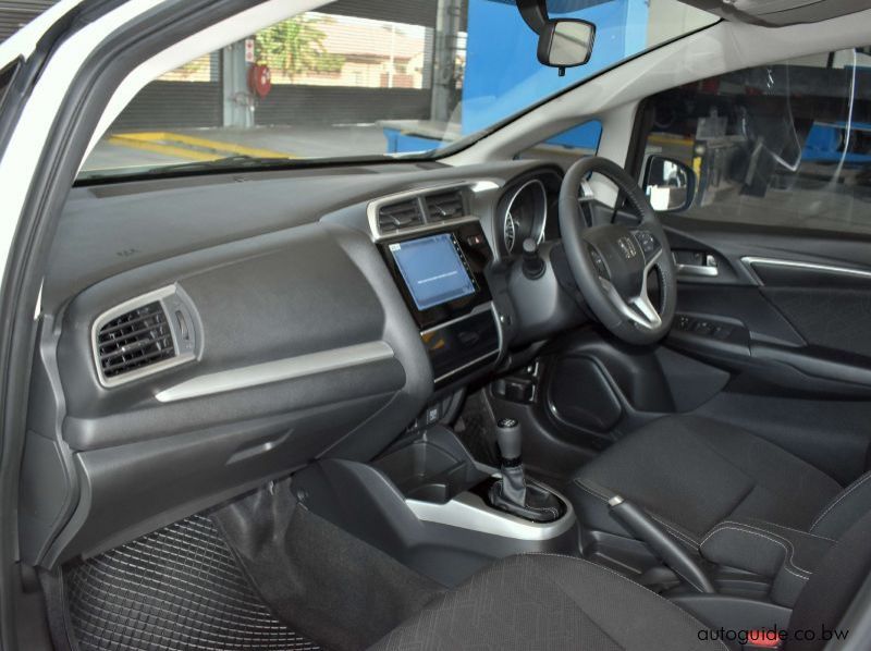 2022 Honda WR-V pictures