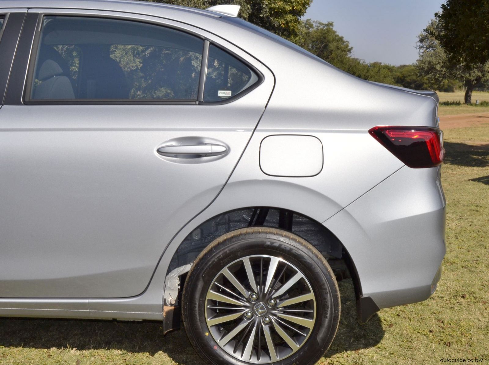 2025 Honda Amaze Comfort CVT  pictures