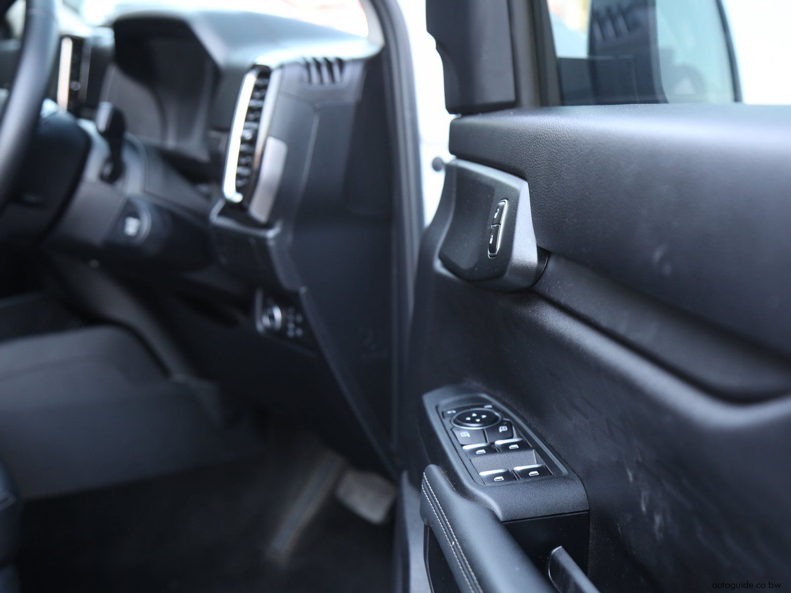 2025 Ford Ranger XLT SiT 6 Speed photo