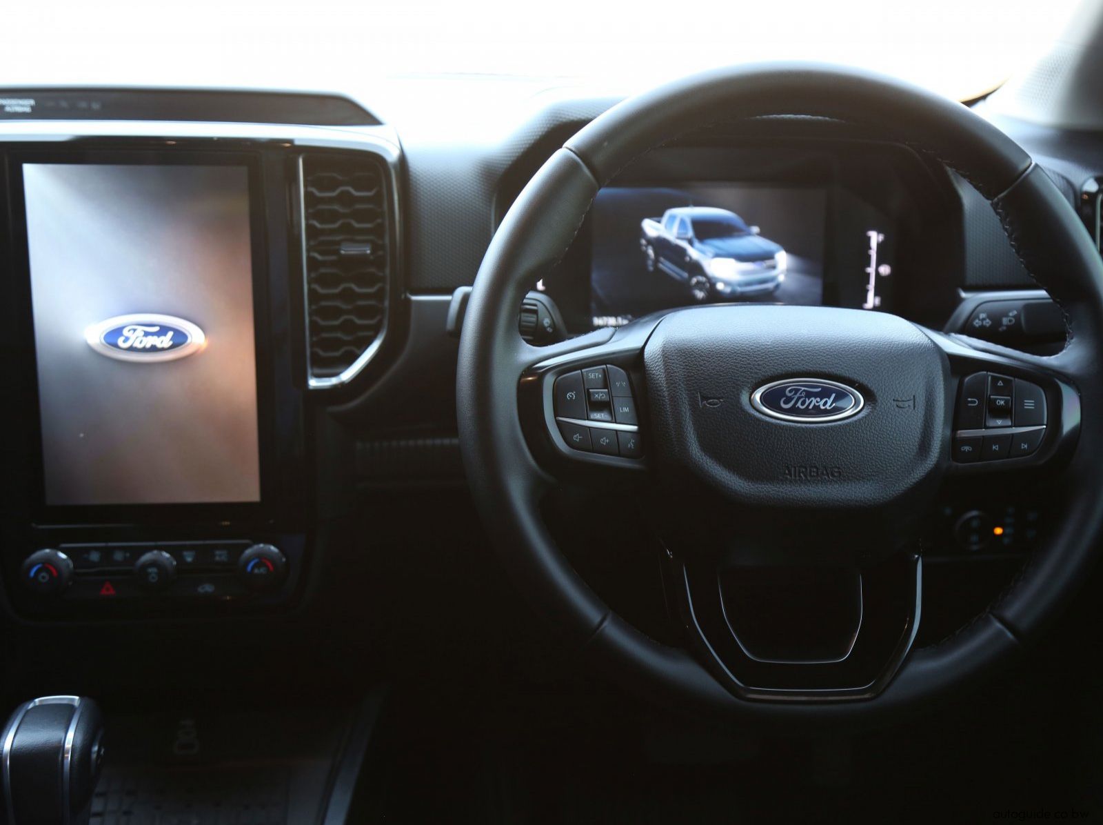 2025 Ford Ranger XLT SiT 6 Speed pictures