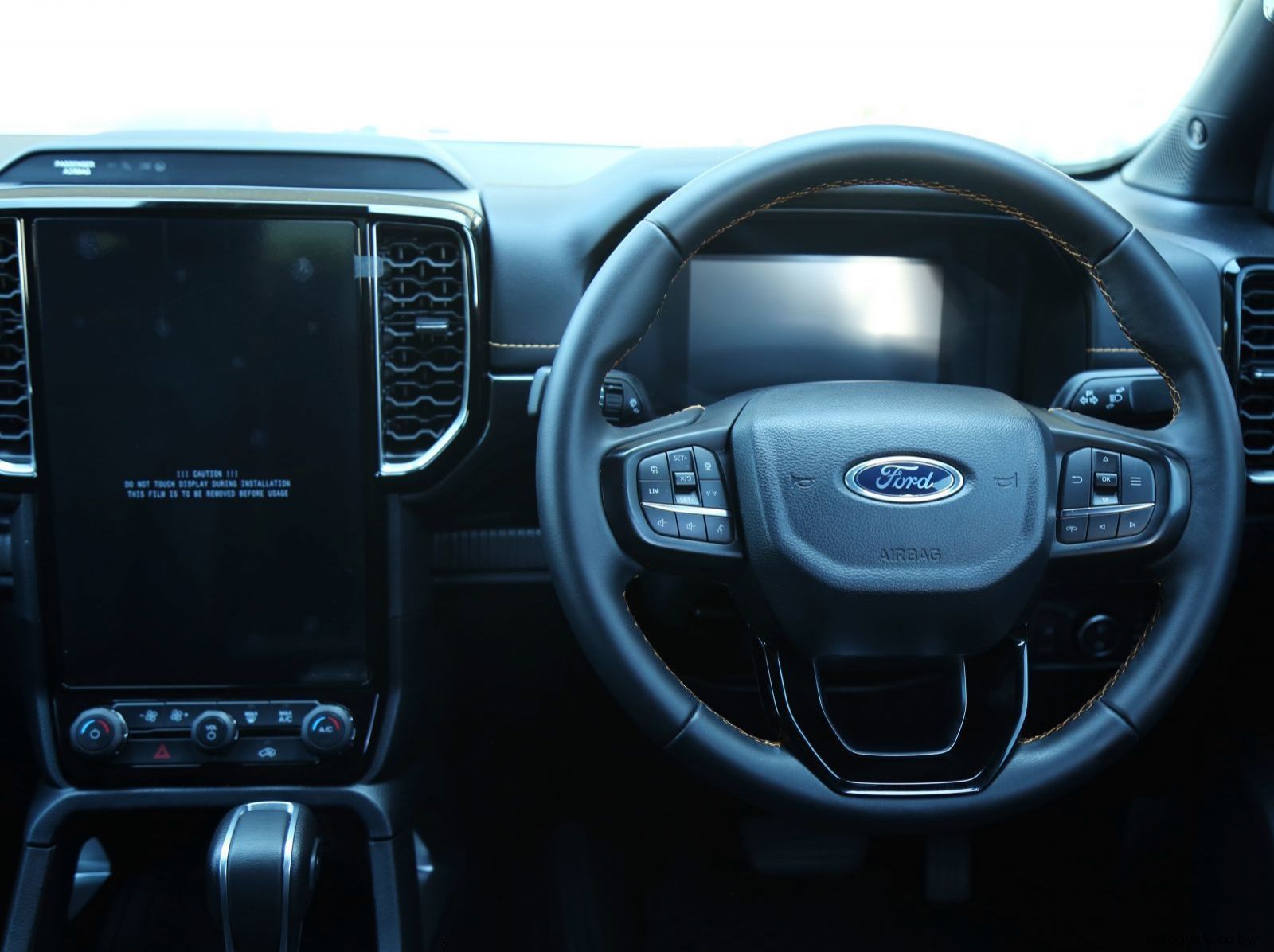 2025 Ford Ranger Wildtrak 10 Speed Auto  pictures
