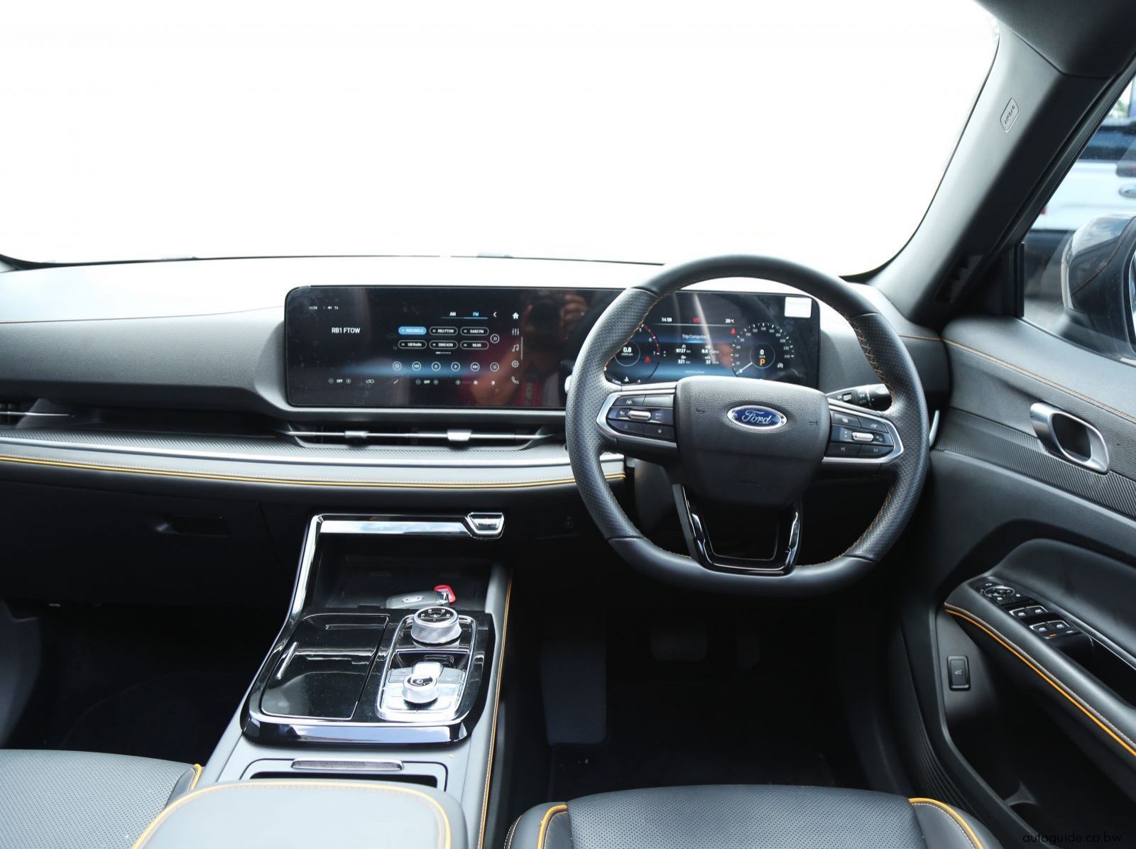 2025 Ford Territory Dark Edition pictures