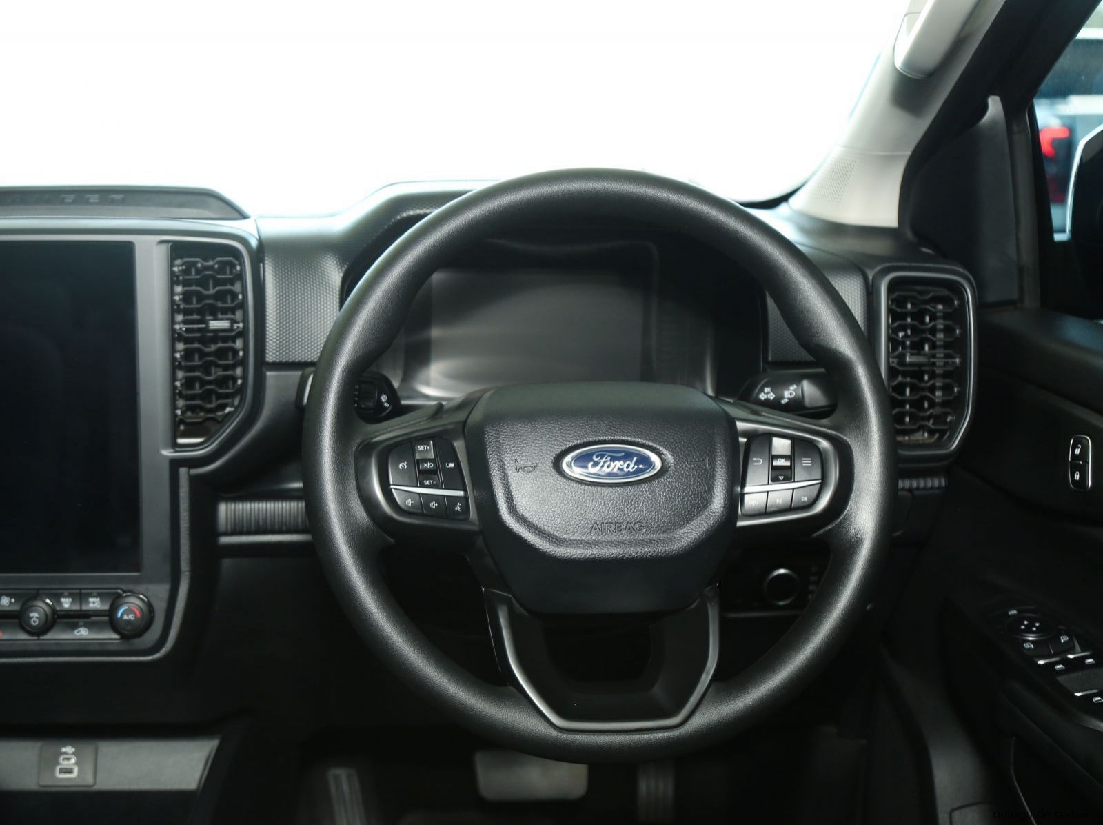 2025 Ford Ranger XL pictures