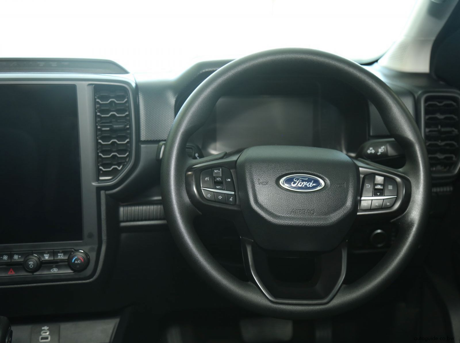 2025 Ford Ranger XL pictures