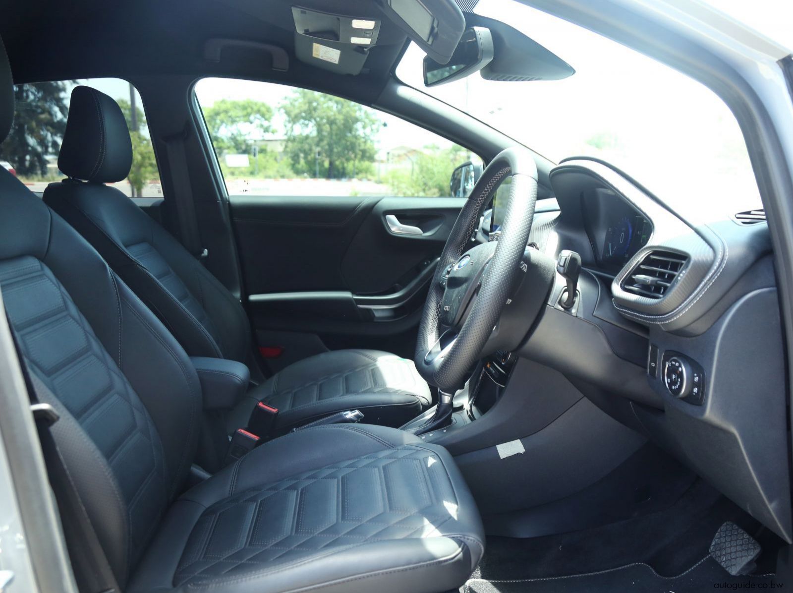 2024 Ford Puma Ecoboost ST-Line Vignale pictures