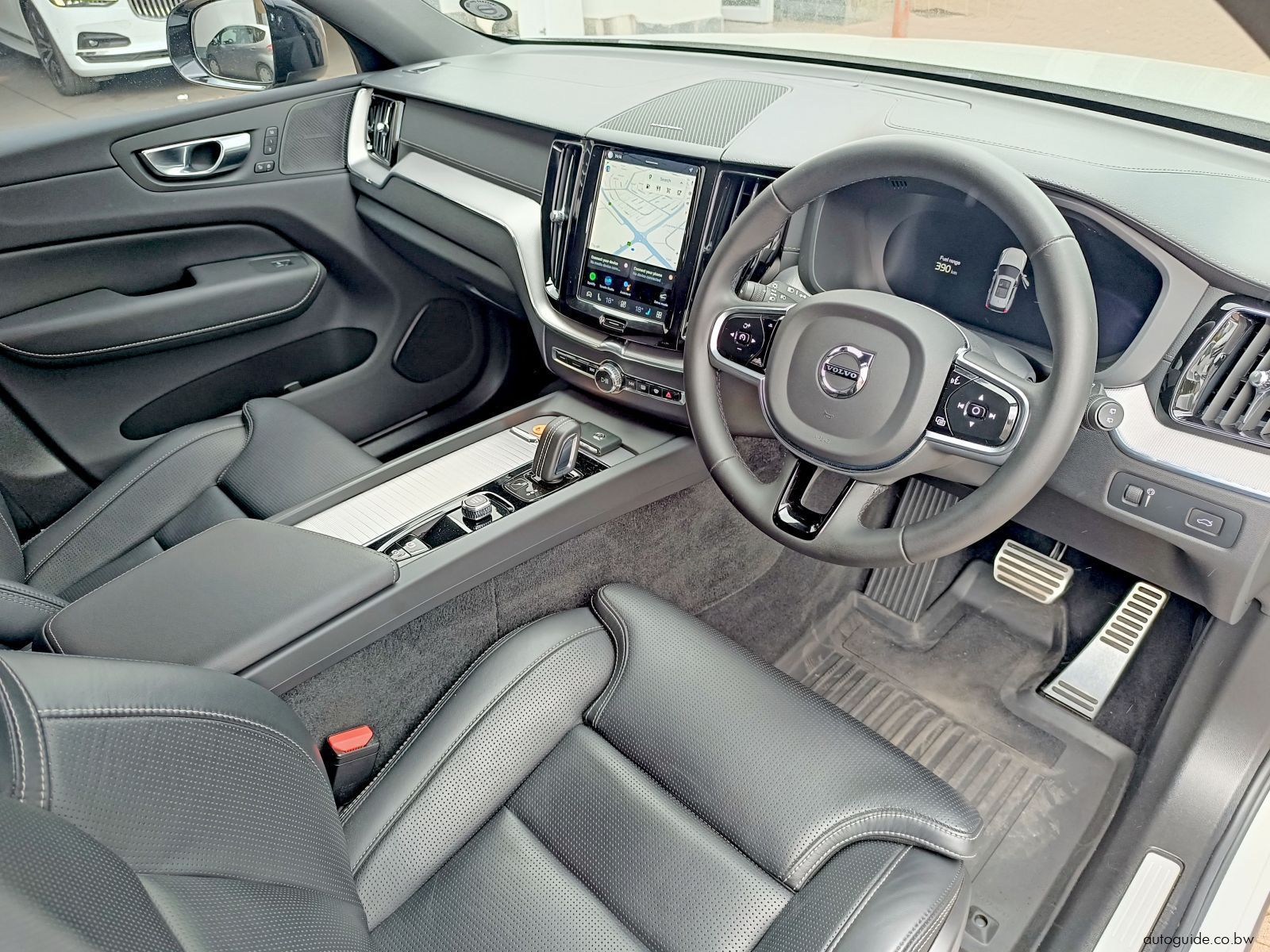 2022 Volvo XC60 B5 AWD photo