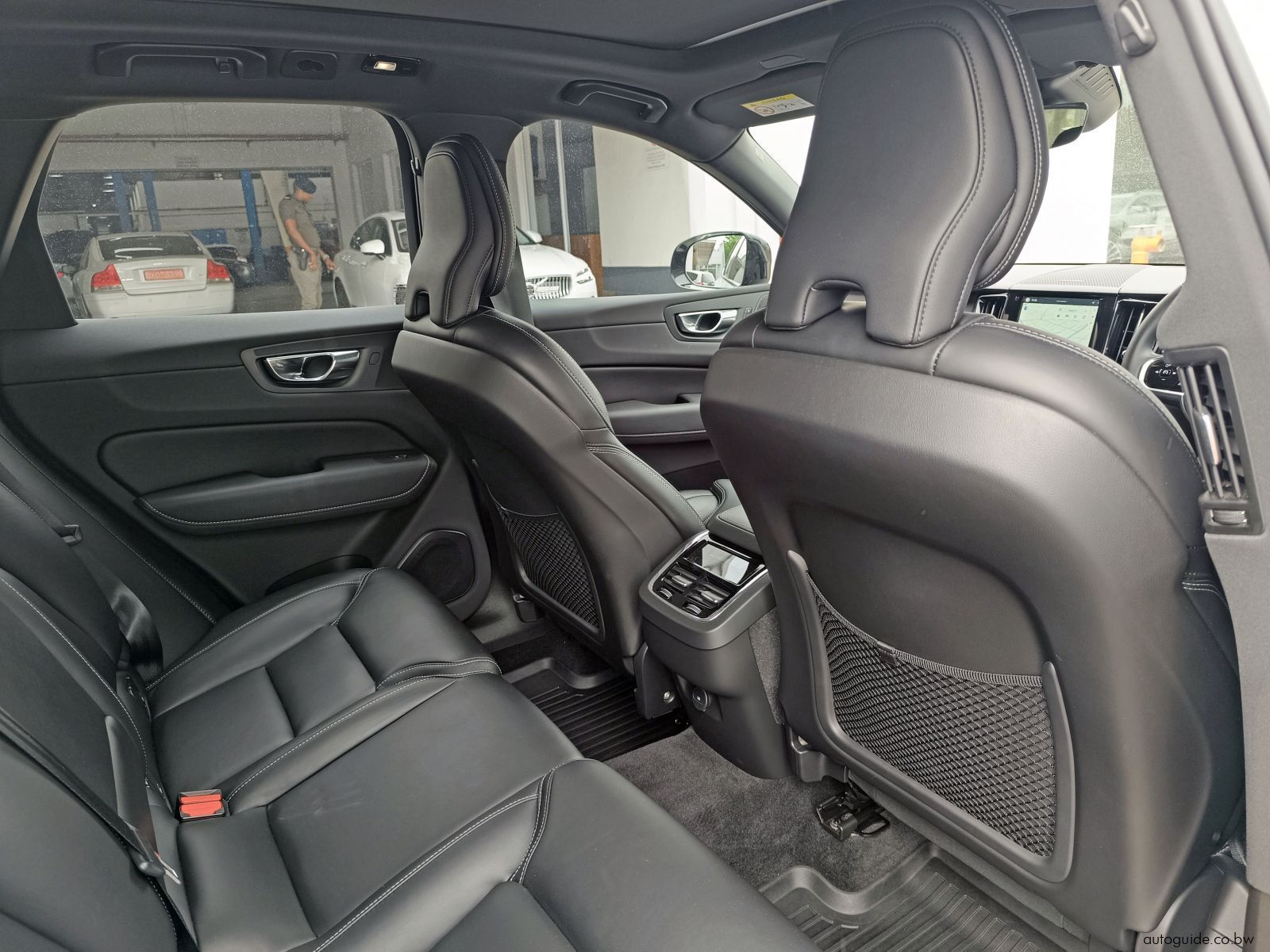 2022 Volvo XC60 B5 AWD photo