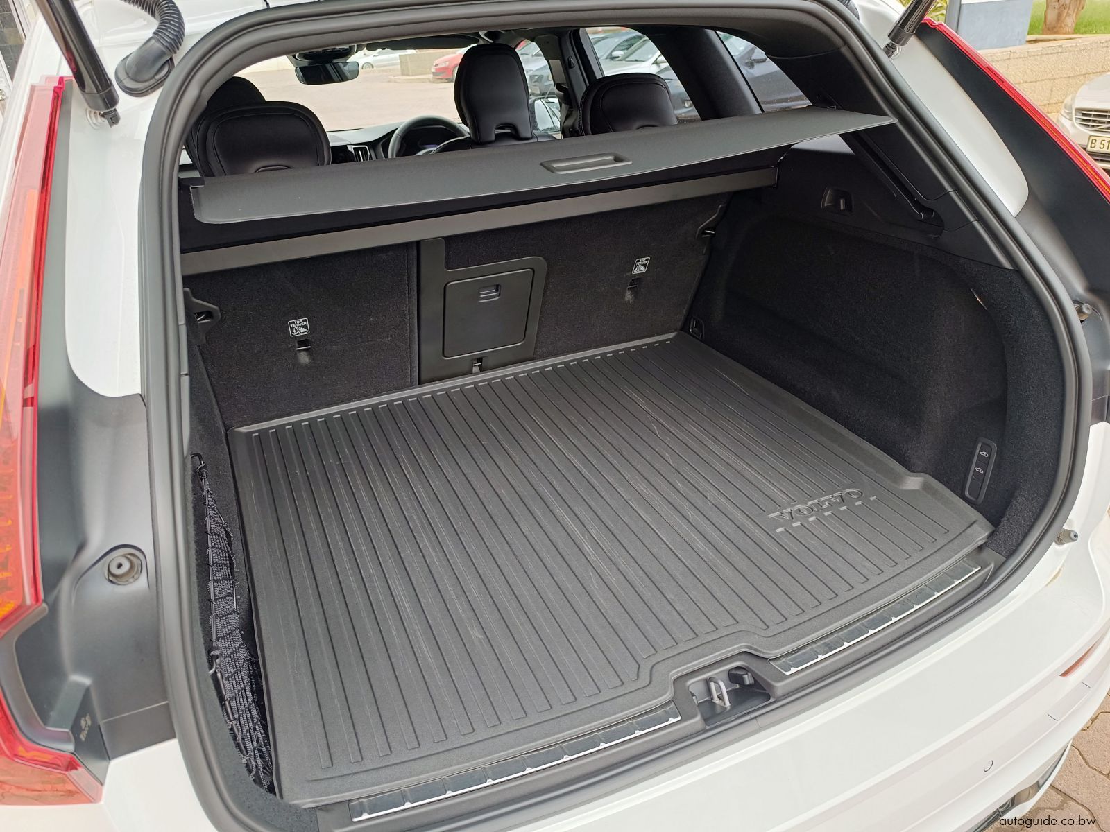2022 Volvo XC60 B5 AWD photo