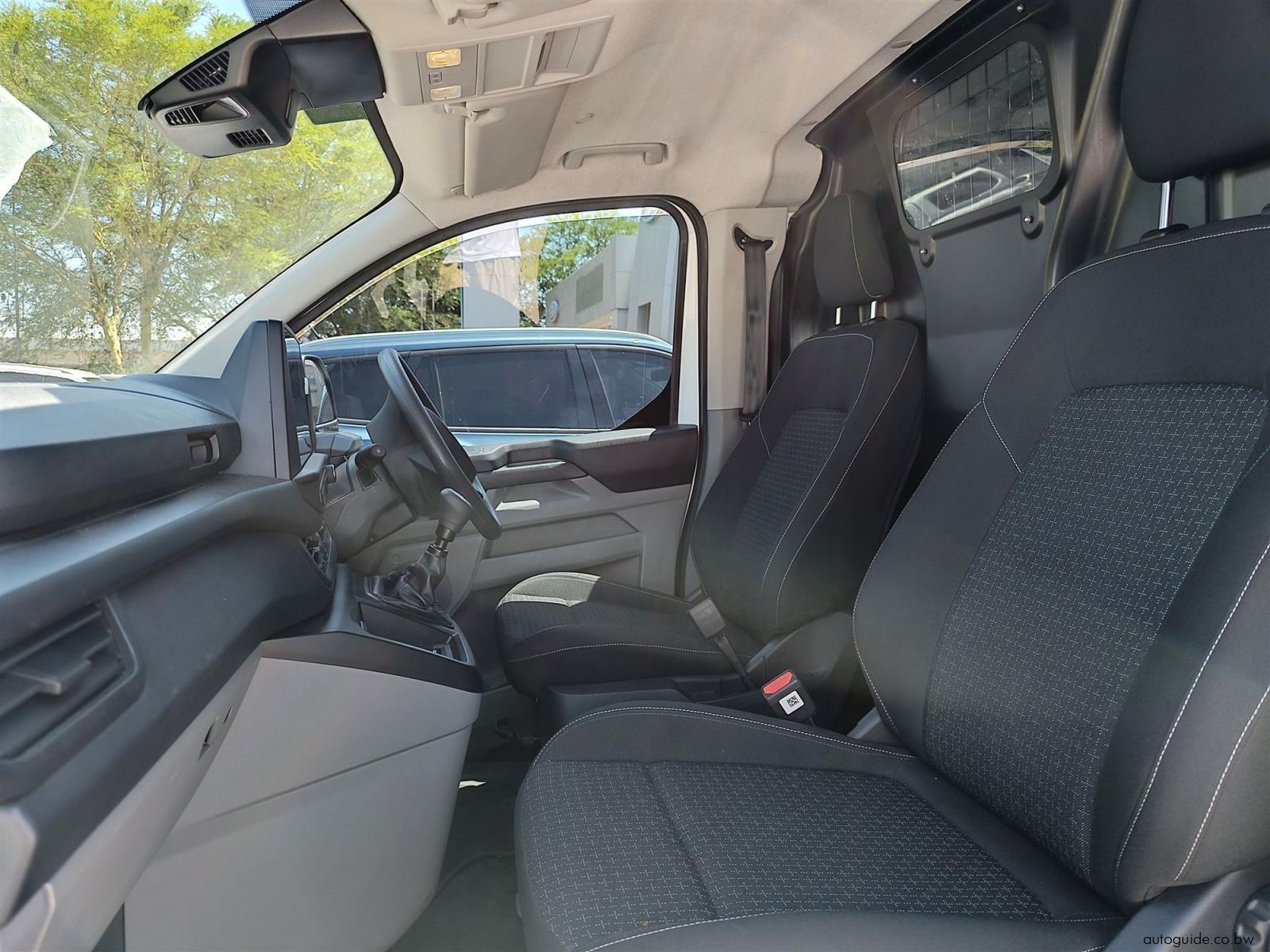2025 Ford Transit Custom photo