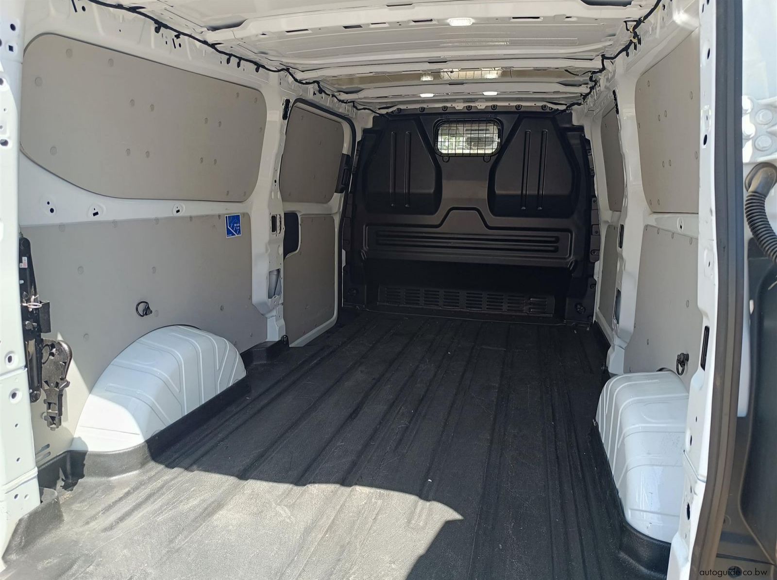 2025 Ford Transit Custom pictures