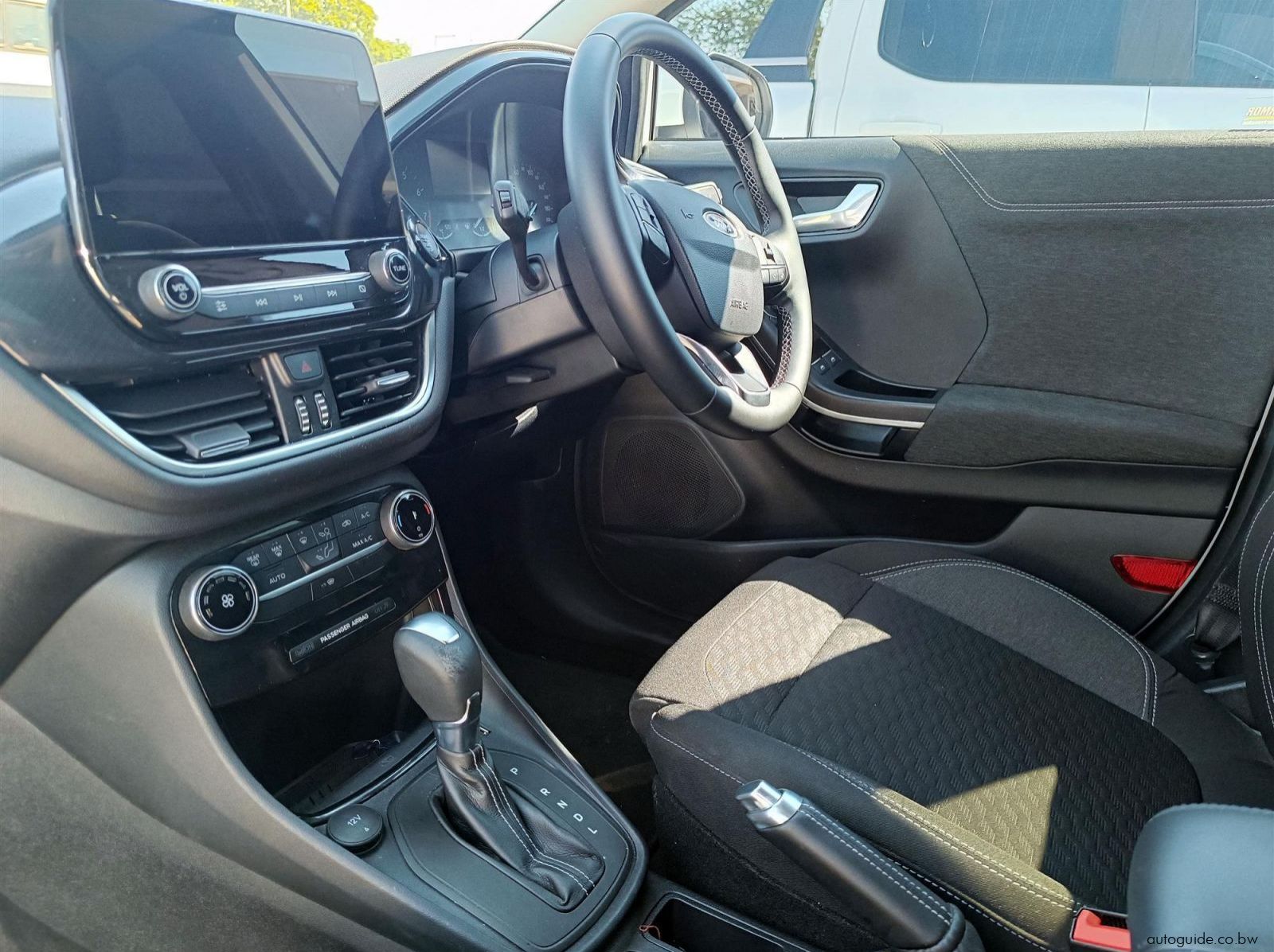 2025 Ford Puma pictures